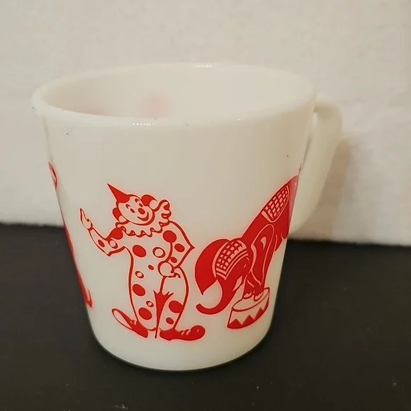 3 Piece Circus Themed Pyrex Set - Picture 10 of 12